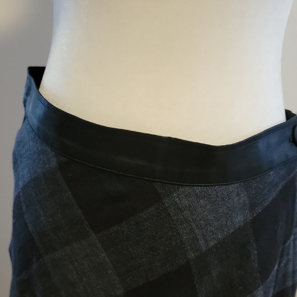 Shirin Guild Black Maxi A-Line Skirt - Picture 2 of 9
